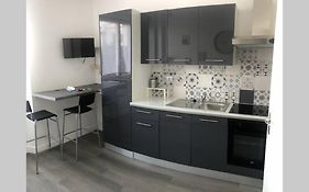 YANNADAL/studio cosy avec vraie cuisine à Recouvrance/ proche Tram/bus et proximité avec l'Arsenal