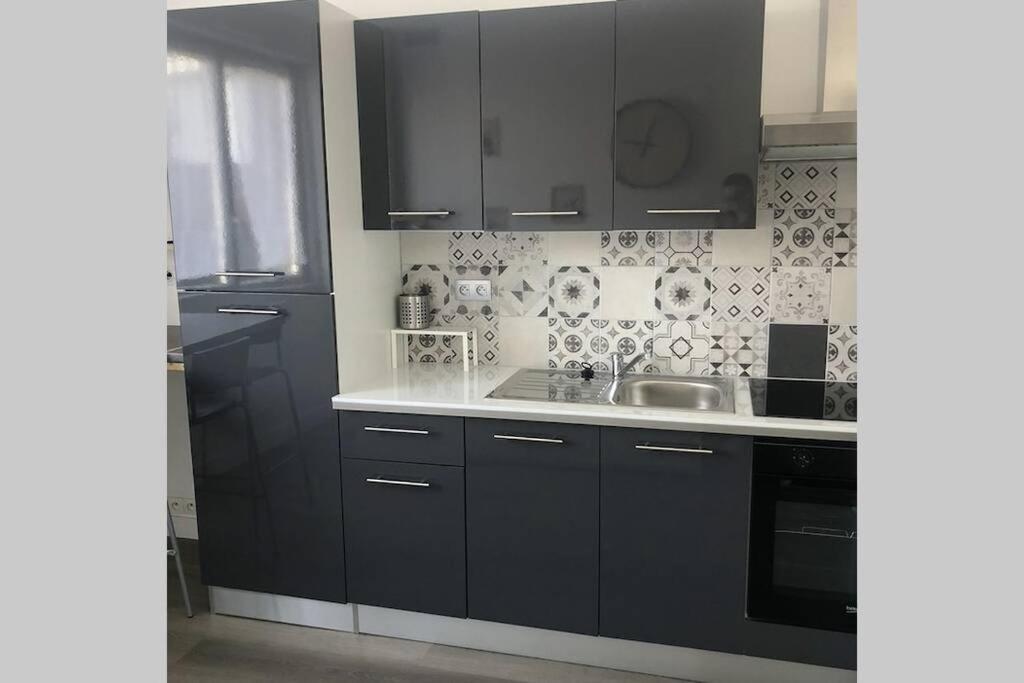 Appartement YANNADAL/studio cosy avec vraie cuisine à Recouvrance/ proche Tram/bus et proximité avec l'Arsenal à Brest Extérieur photo